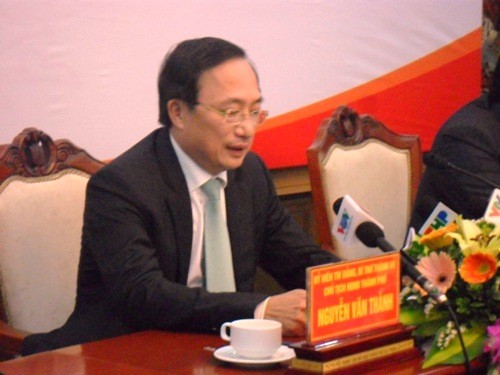 Ông Nguyễn Văn Thành - Bí thư Thành ủy Hải Phòng thông báo quyết định kỷ luật một số lãnh đạo liên quan đến việc cưỡng chế đất nhà ông Vươn